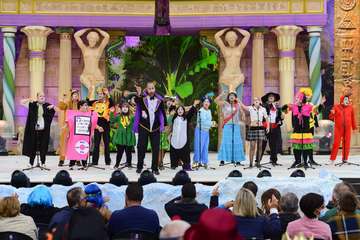 La XIII Gala de la Integración viste el escenario del Carnaval de La Tierra con el desfile de sus participantes/Lpcarnaval.